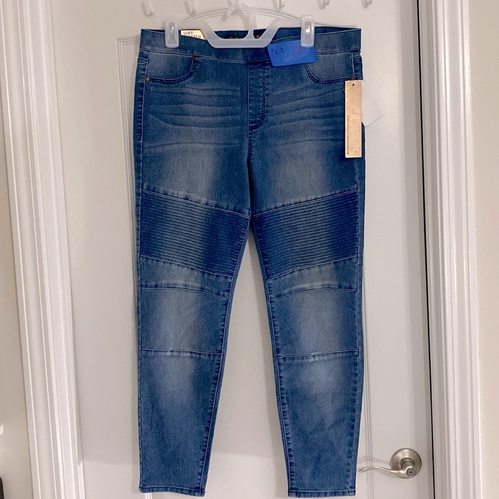 Tinseltown size 15